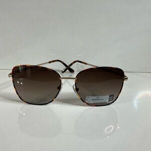 Elegant Tortoise Shell Sunglasses